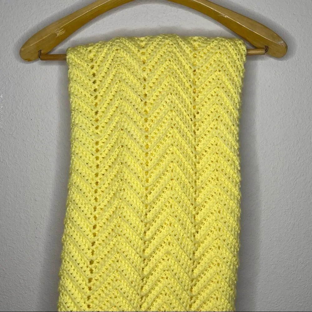 Vintage Hand Crocheted Quilt Yellow‎